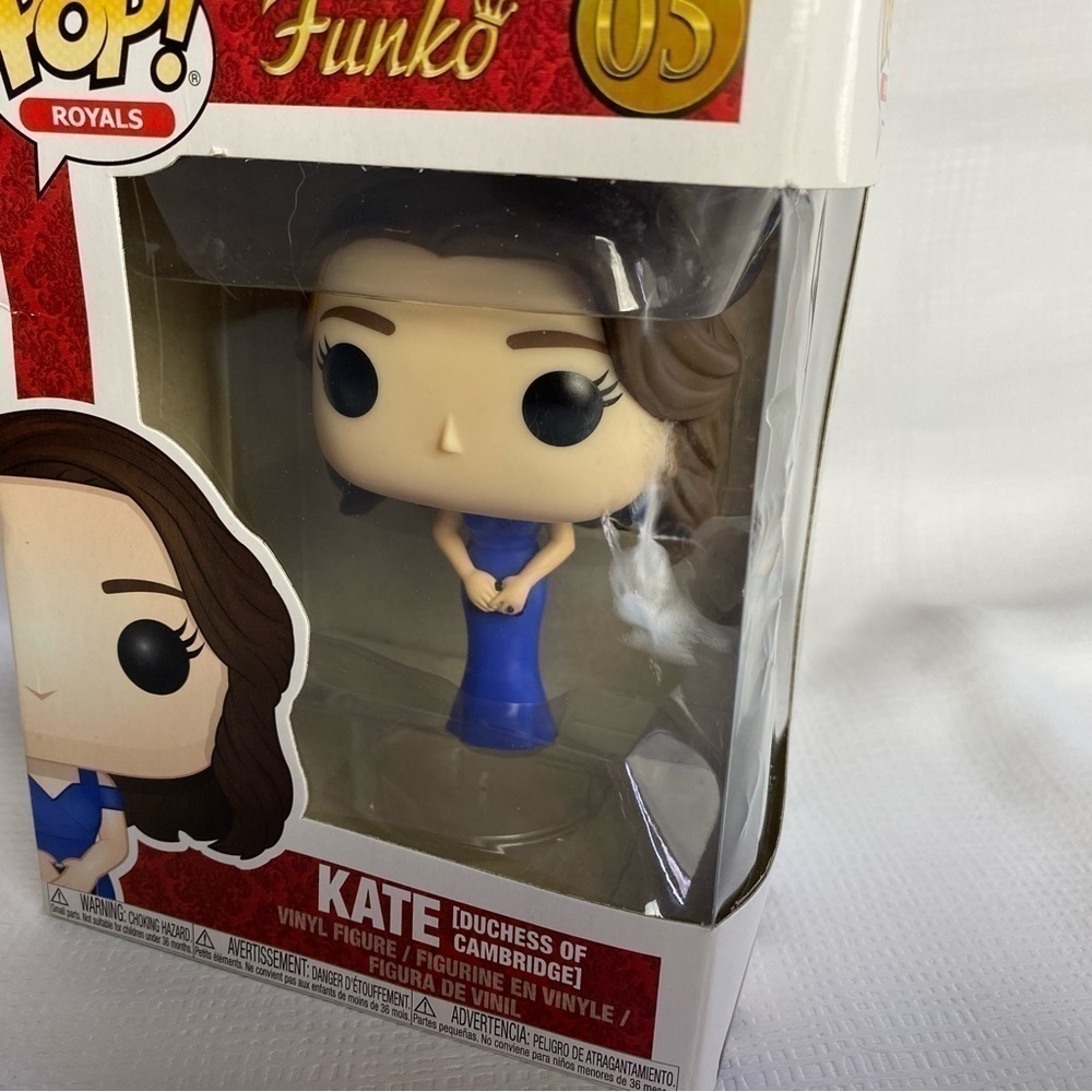 Funko Kate Middleton Duchess of Cambridge Funko Pop Royals Collectible Figure - Picture 3 of 12